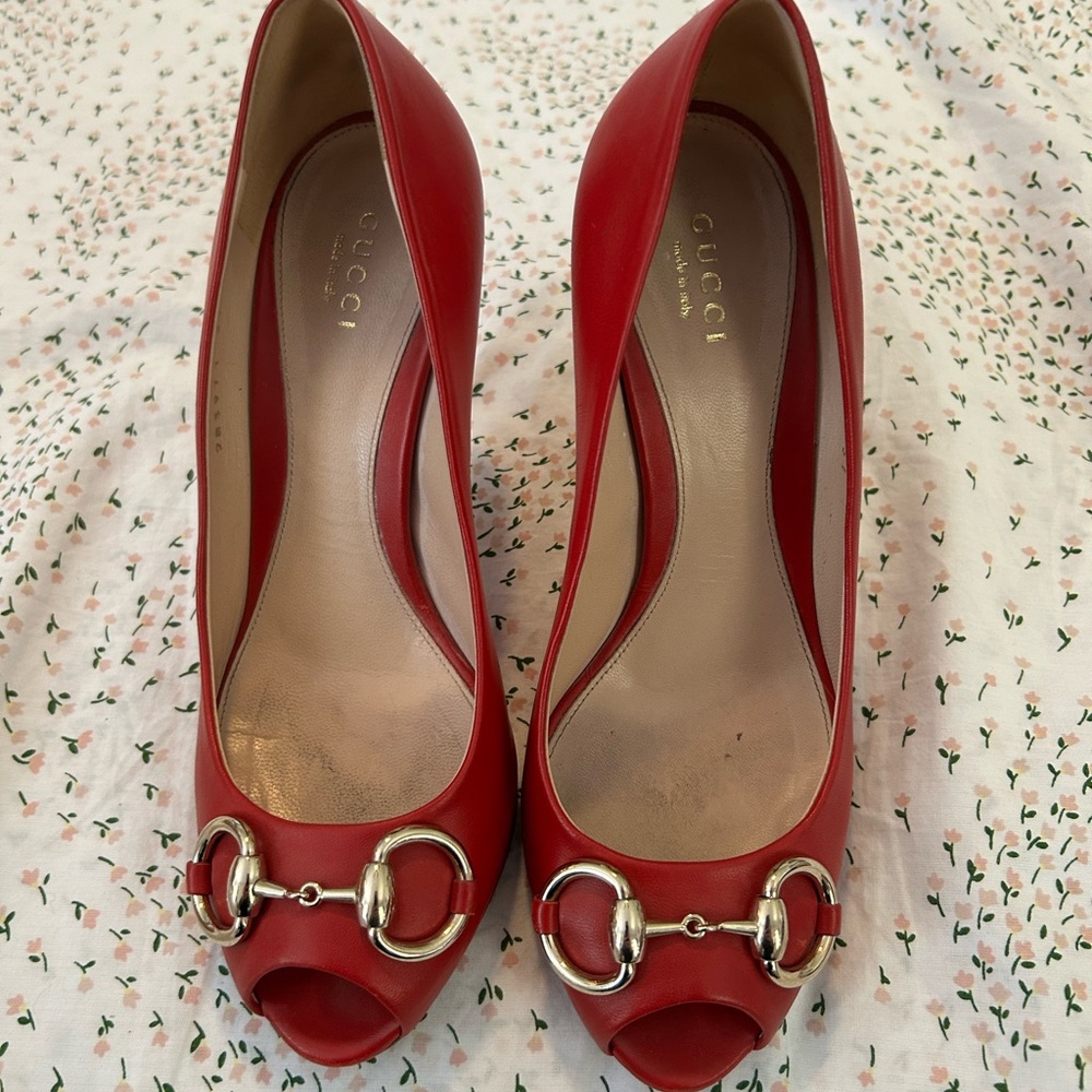 Gucci Red Leather Peep-Toe Pumps with Silver Horsebit